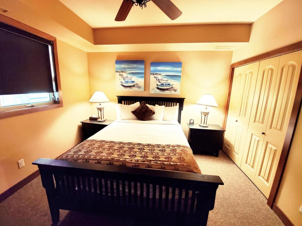 Cozystay Signature Lake Okanagan Resort Kelowna Exterior foto