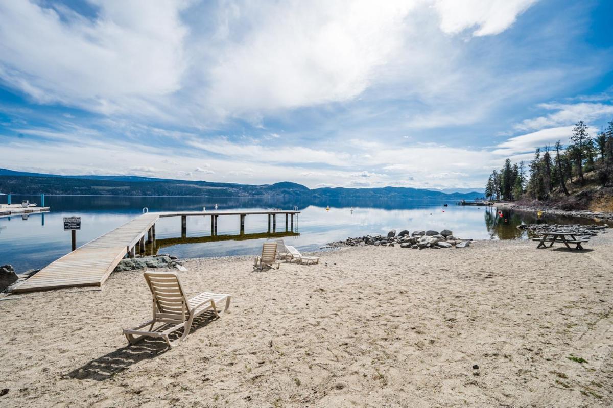 Cozystay Signature Lake Okanagan Resort Kelowna Exterior foto