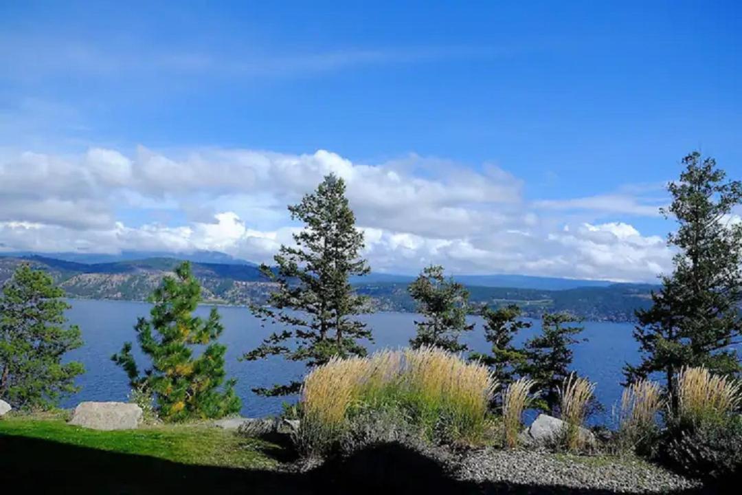 Cozystay Signature Lake Okanagan Resort Kelowna Exterior foto